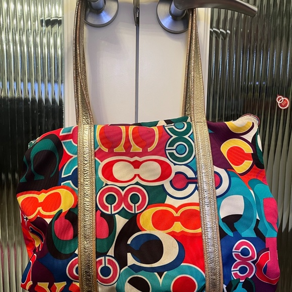 COACH Poppy Purse - Picture 2 of 6